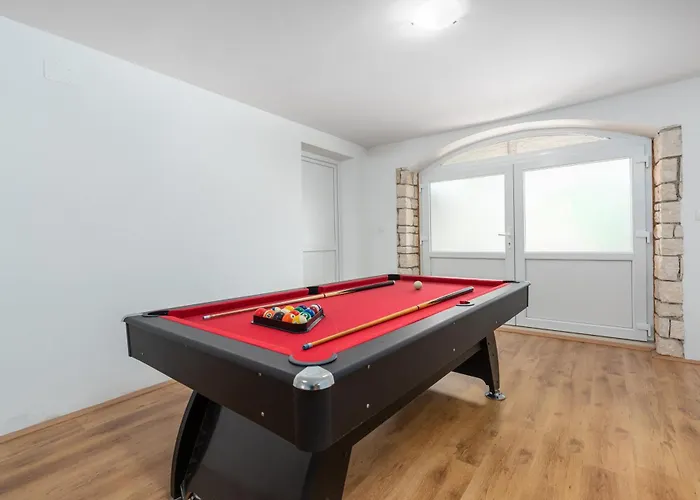 Vakantiehuis Ester, A Tranquil, Private And Beautiful Kršan