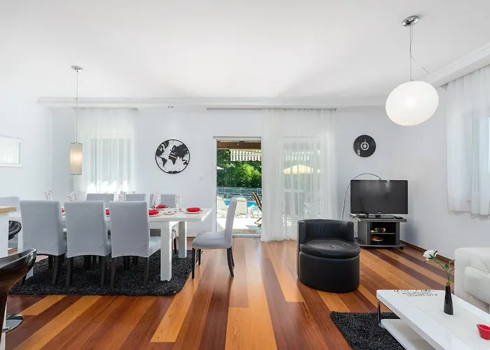 Holiday home Ester, A Tranquil, Private And Beautiful Krsan