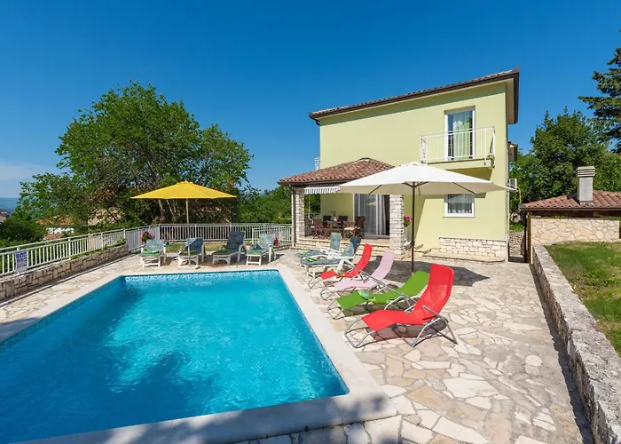 Holiday home Ester, A Tranquil, Private And Beautiful *